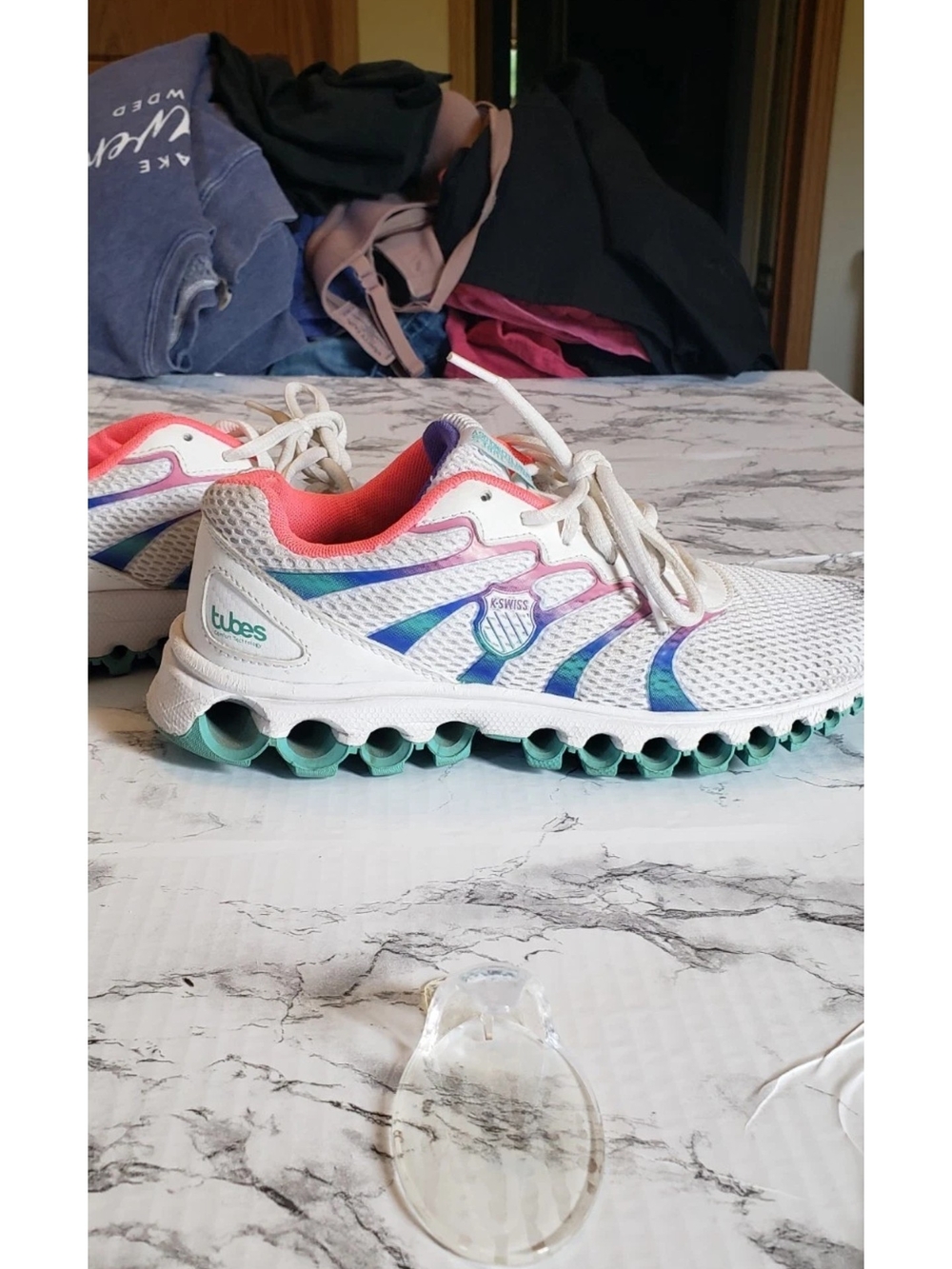 K-Swiss Tubes White Mesh‎ Sneakers with Coral & Aqua Accents. Size 7.5